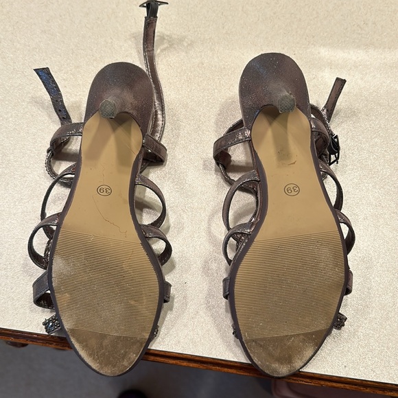 Fun glitzy heels - Picture 3 of 5